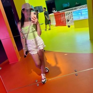 Meet your Posher, Diana sofia